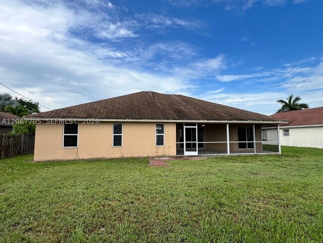 Building Photo - 625 SW Jacoby Ave