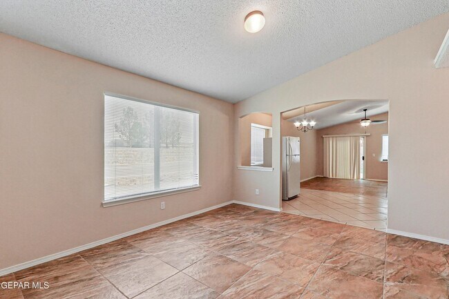 Building Photo - 14336 Desert Sage Dr