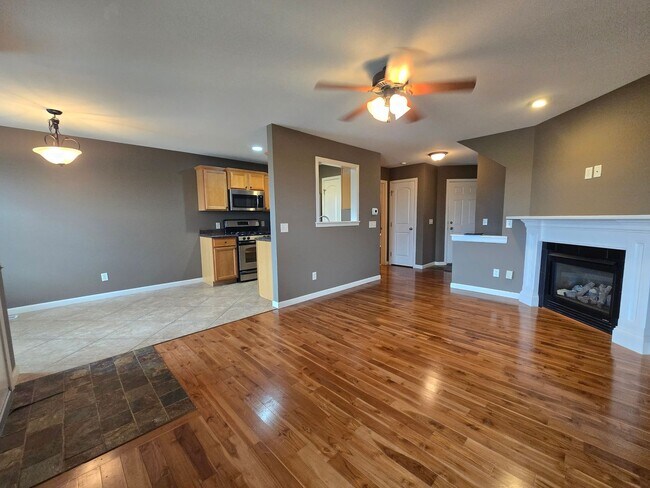 Building Photo - High End Duplex on Normal's East Side!