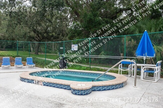 Building Photo - 2606 6th Ct