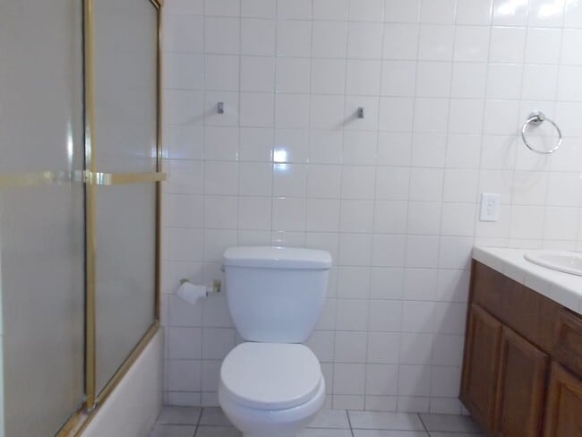 Building Photo - Charming 3-Bedroom, 2-Bath Single-Story Ho...