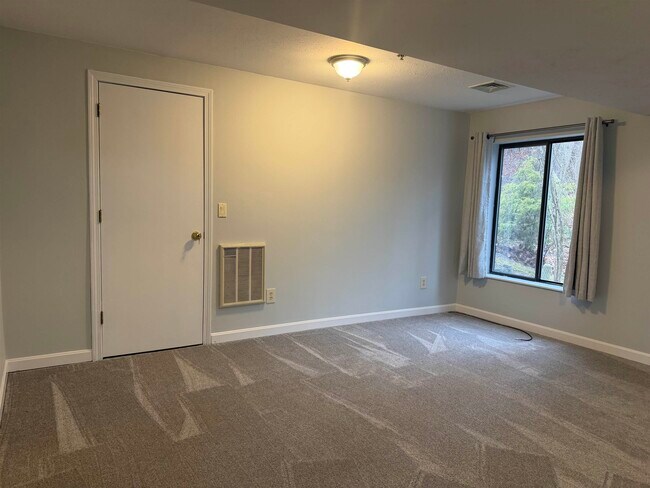 Building Photo - 17 Bayberry Dr