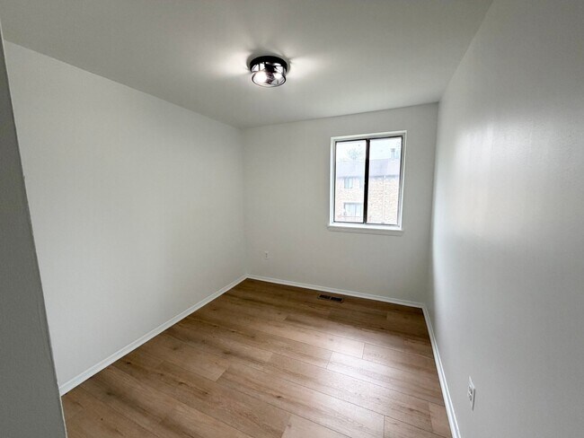 Building Photo - 7038 Knighthood Ln
