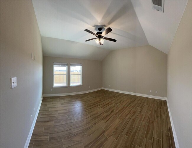 Building Photo - 901 Tippit Ln