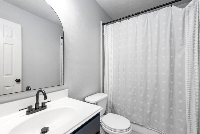 Building Photo - 4502 Park Trail Ln