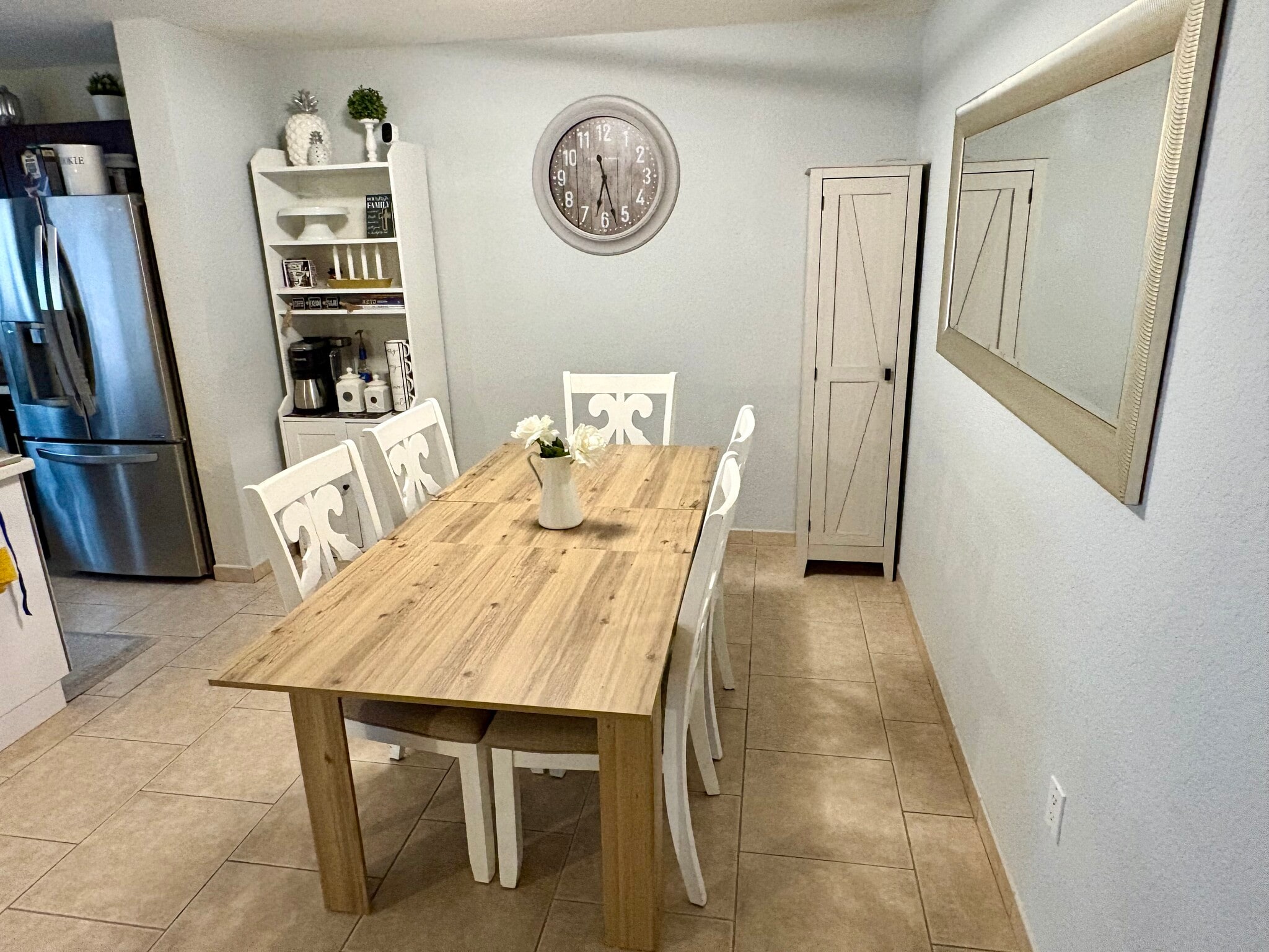 Building Photo - 4901 Palm Garden Ln