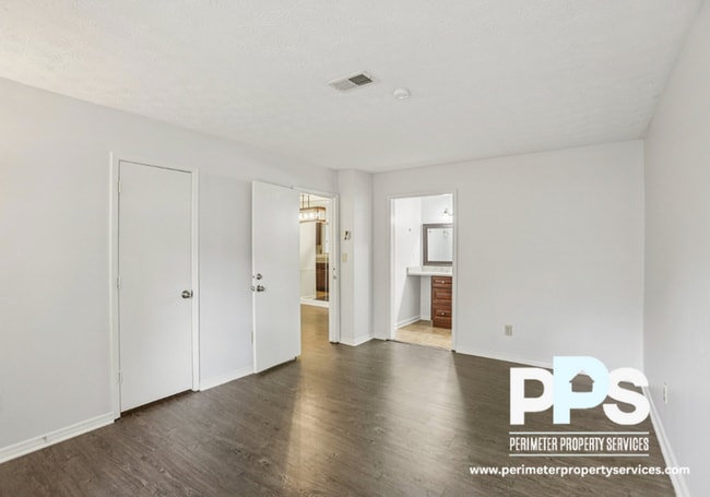 Building Photo - 801 Countryside Pl