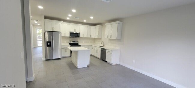 Primary Photo - 5004 Jones Dr
