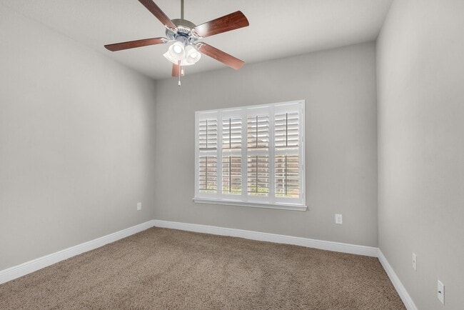 Building Photo - Beautiful home in Ashley Plantation!