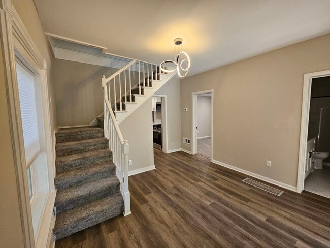Foyer - 207 S East St