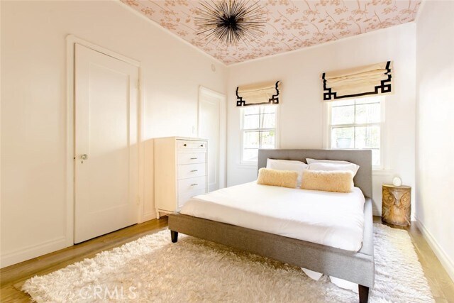 Building Photo - 1514 Sunset Plaza Dr