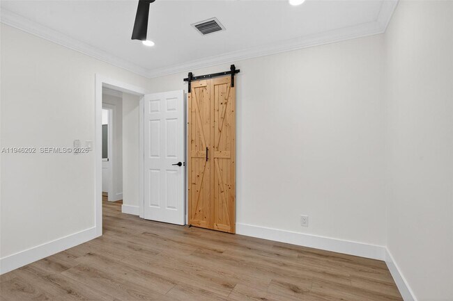 Building Photo - 6720 NW 6th Ct