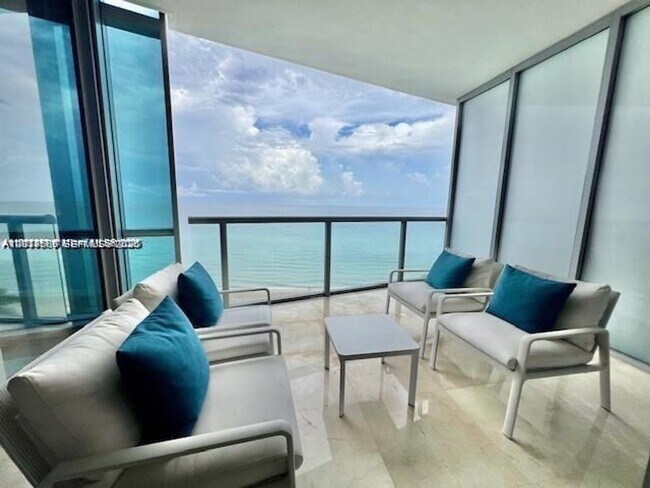 Building Photo - 17121 Collins Ave