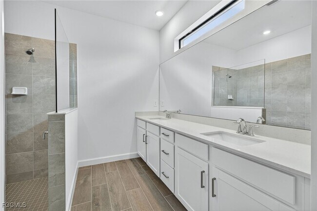 Building Photo - 14306 Winding Cedar Wy