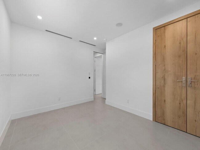 Building Photo - 2537 NW 116th Terrace