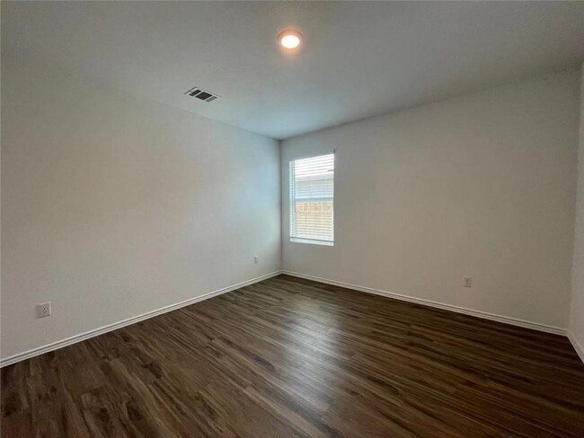 Building Photo - 112 Wolseley Dr