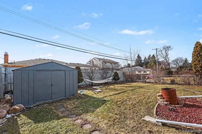 Building Photo - 12260 De Grove Dr