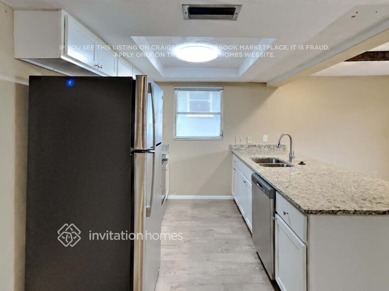 Building Photo - 6336 Patella Ave