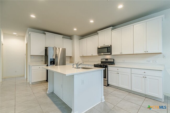 Building Photo - 124 Mary Max Cir