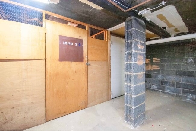 Building Photo - 1540 Memorial Ave