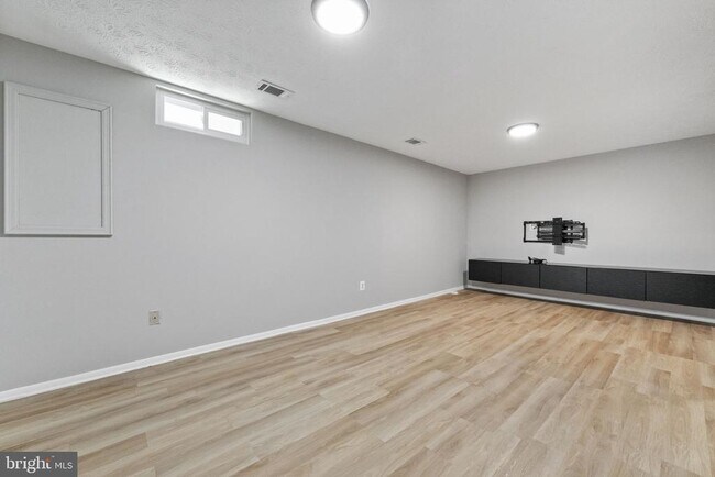 Building Photo - 7406 Golden Horseshoe Ct