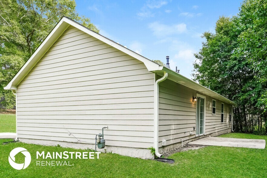 Building Photo - 6670 South Ave