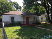 Building Photo - 1020 Fairway Dr NW