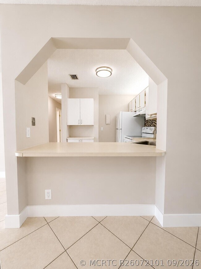 Building Photo - 628 Sea Pine Way