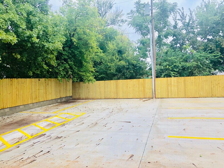 Fenced up parking - 1132 NW 34th St