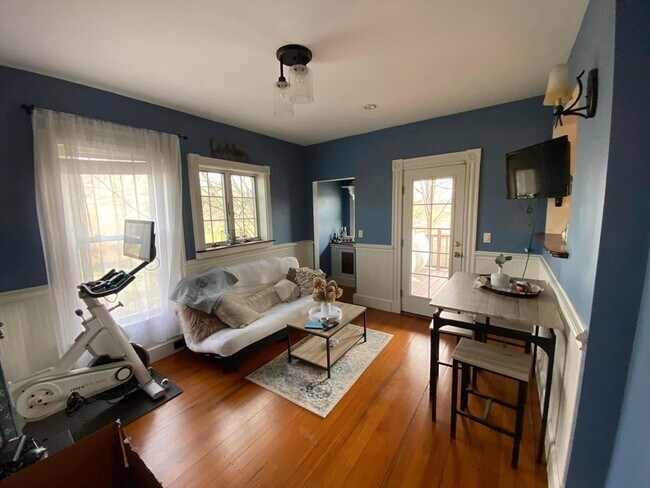 Building Photo - 301 Savin Hill Ave