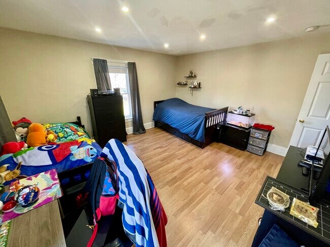 Building Photo - 54 West St