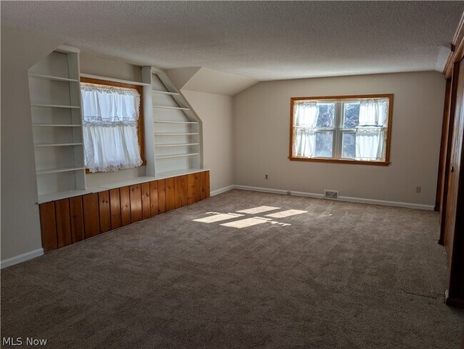 Building Photo - 703 Avondale St