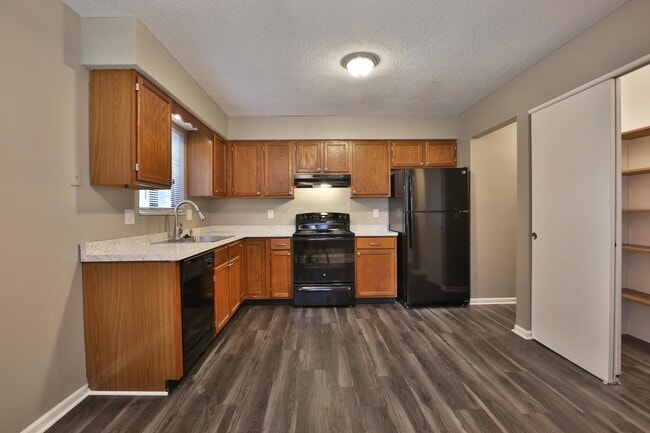 Building Photo - 914 Tradewind Dr