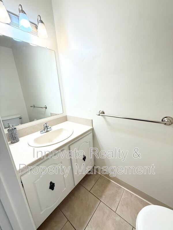Building Photo - 304 Brookwood Dr