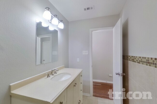 Building Photo - 3521 Kirby Creek Dr