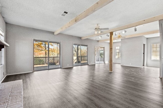 Building Photo - Blissful in Burleson ISD