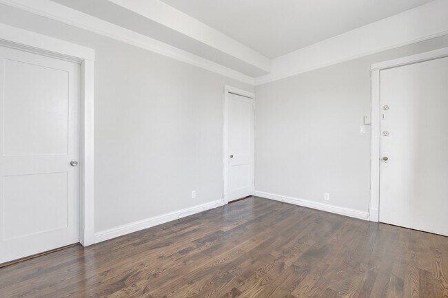 Building Photo - 2341 W Charleston St