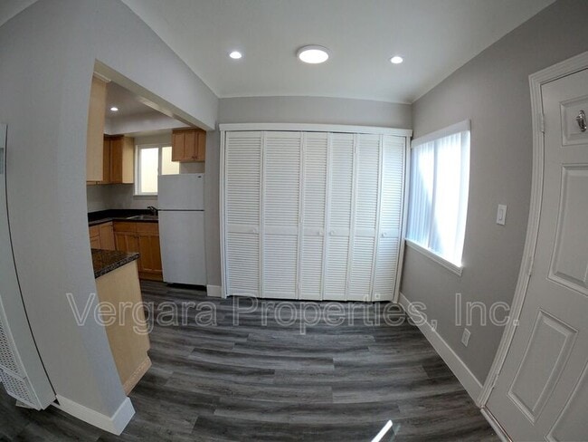 Building Photo - 137 29th St