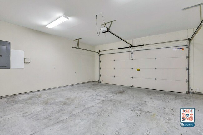 Building Photo - Pet-Friendly Home in Shell Hall – Availabl...