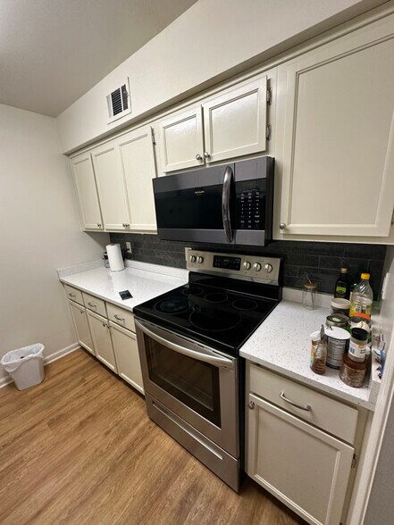 Building Photo - 2118 Acklen Ave