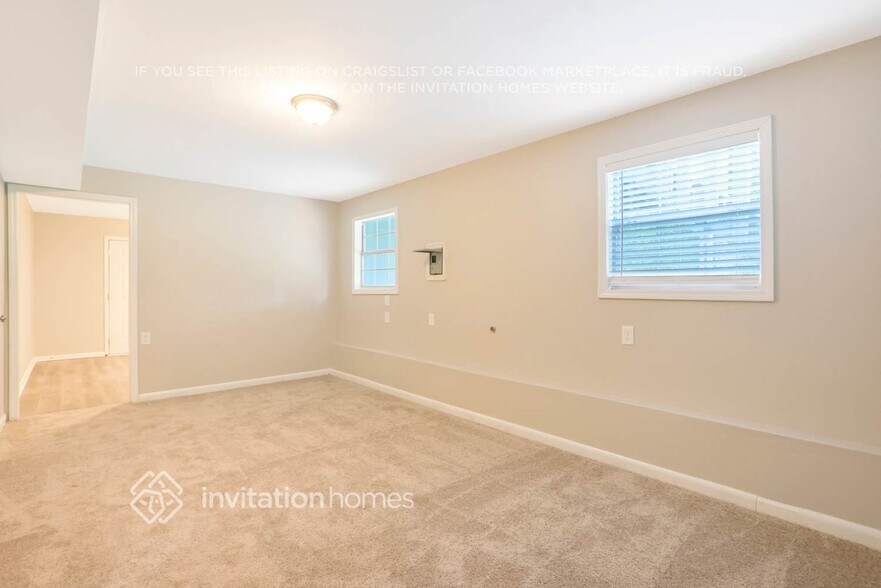 Building Photo - 195 River Trace Ct