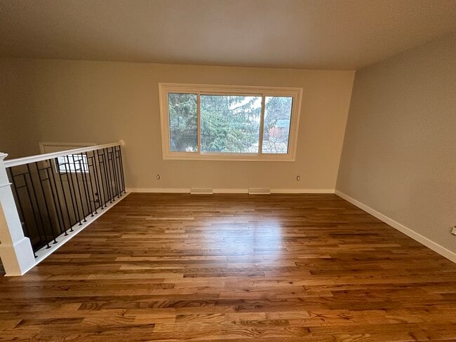 Building Photo - 6117 Kevin Ave