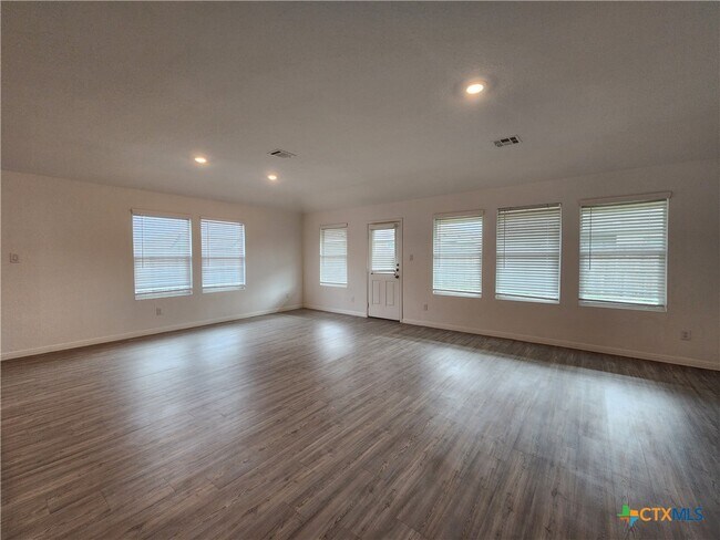 Building Photo - 414 Fairy Duster Dr