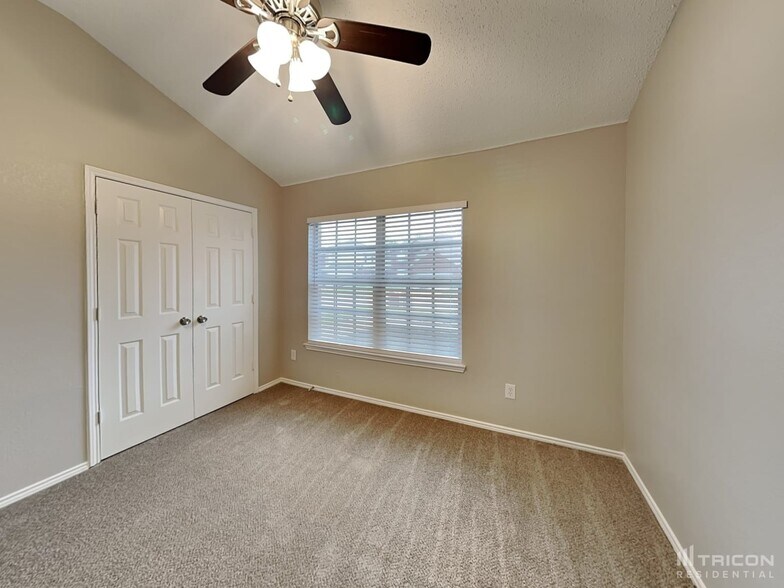 Building Photo - 4716 Shell Ridge Dr