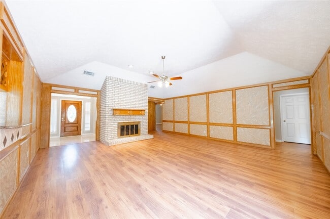 Building Photo - 9107 Pine Stream Ct