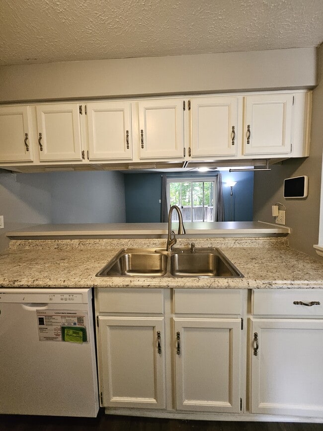 Building Photo - 9459 Timber View Dr