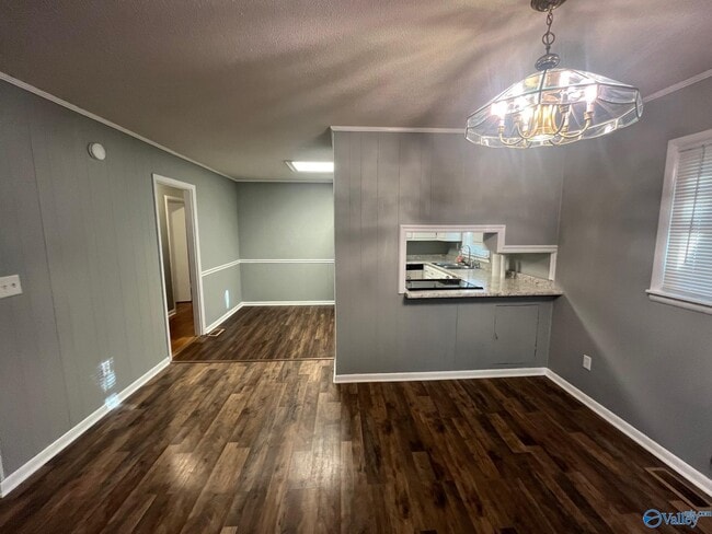 Building Photo - 212 Cherry St NW