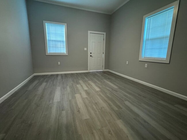 Building Photo - One bedroom in Monroe!