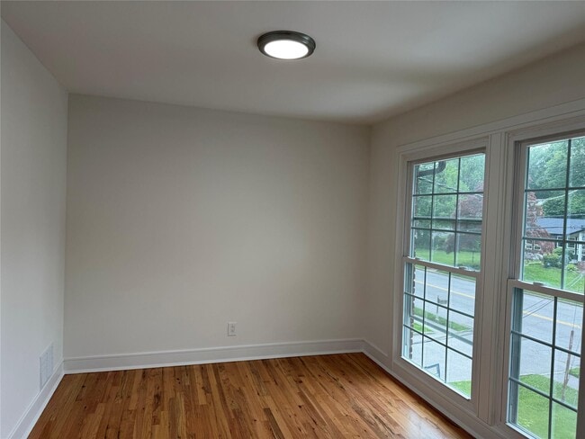 Building Photo - 251 Broadfield Rd