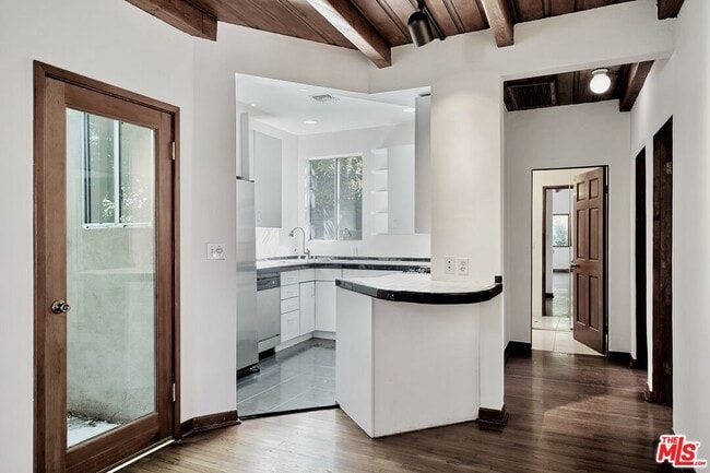 Building Photo - 412 Norwich Dr